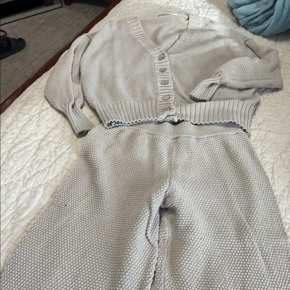 Matching set - Picture 3 of 3